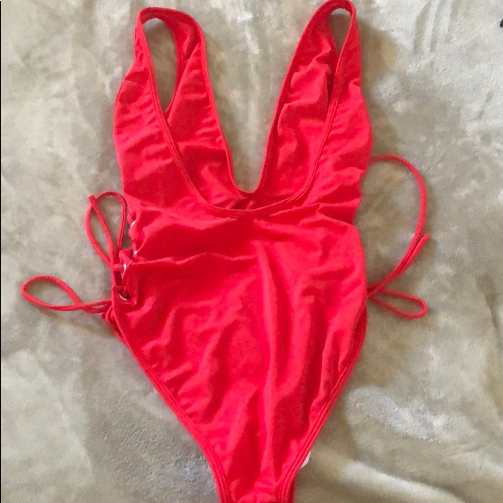 Prettylittlething one piece swimsuit - Picture 4 of 5